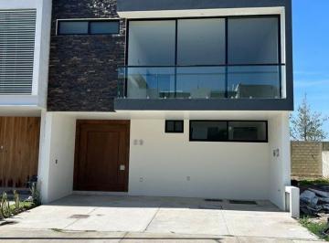 Casa · 260m² · 4 Recámaras · 2 Estacionamientos · Casa en Pre Venta Dentro de Coto Maya en Valle Imperial, Zapopan