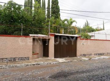 Casa · 320m² · 2 Recámaras · 10 Estacionamientos · Casa en Venta en Los Pinos Campestre, Zapopan.