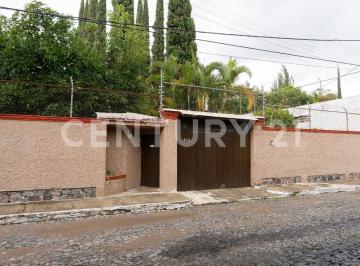 Casa · 320m² · 2 Recámaras · 10 Estacionamientos · Casa en Venta en Los Pinos Campestre, Zapopan.