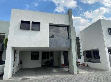 Casa en condominio · 279m² · 3 Recámaras · 3 Estacionamientos · Venta de Casa en Residencial Aria en Bellavista Metepec