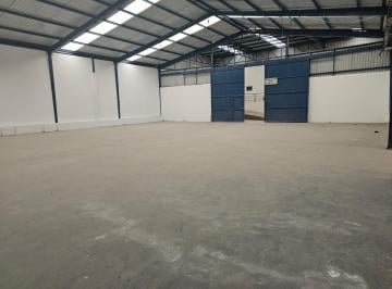 Nave industrial Renta 2176m²  · Bodega por Alamo y Hotel Tapatio
