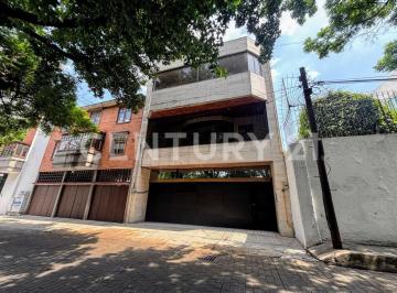 Casa · 674m² · 3 Recámaras · 3 Estacionamientos · Exclusiva Residencia en Col. Florida; a Pasos de Las Mejores Plazas Comerciales