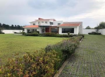 Casa · 921m² · 3 Recámaras · 5 Estacionamientos · Casa Residencial en Venta