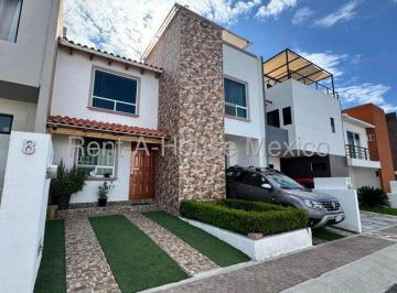 Casa de 3 habitaciones, Querétaro · San Isidro Juriquilla - Casa con 3 Recámaras, Sala de Tv, Roof Garden. Venta