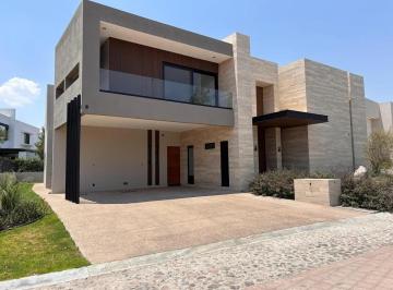 Casa de 3 habitaciones, Querétaro · Casa 746 m², 3 Recámaras en Venta, El Campanario