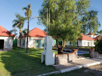 Casa · 80m² · 3 Recámaras · 2 Estacionamientos · Casa en Venta en Tequisquiapan