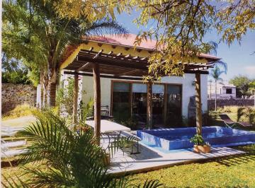 Casa · 80m² · 3 Recámaras · 2 Estacionamientos · Casa en Venta en Tequisquiapan