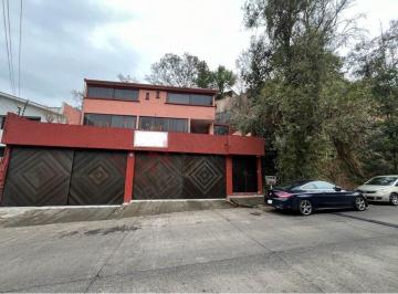 N/A · Casa en Venta en Naucalpan Cerca de La Herradura con Amplios Espacios con Excelente Ubicacion