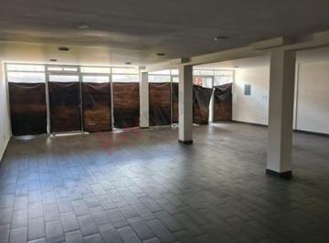 Local comercial · 714m² · 2 Recámaras · 1 Estacionamiento · "Impresionante Local Comercial en Toluca Centro"