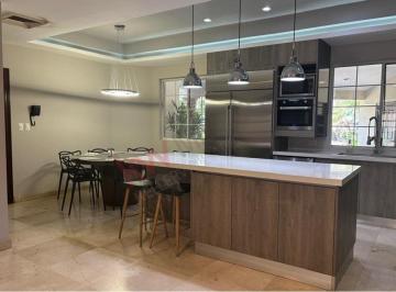 Casa · 598m² · 4 Recámaras · 4 Estacionamientos · Casa en Venta Privada Los Alamos Frente a Costco Culiacan Sinaloa