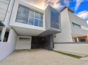 Casa · 233m² · 3 Recámaras · 2 Estacionamientos · Casa de Autor en Venta en Valle de Gres 10, Acantha, Zibatá, Querétaro