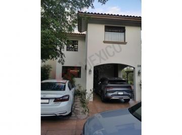 Casa · 3 Recámaras · 2 Estacionamientos · Casa en Renta Privada La Ribera Culiacan Sinaloa