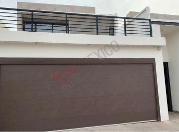 Casa · 3 Recámaras · 2 Estacionamientos · Casa en Privada Terracota Sector La Conquista Culiacan Sinaloa