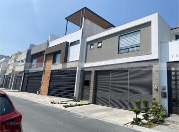 Casa · 281m² · 3 Recámaras · 2 Estacionamientos · Casa en Venta en Monterrey