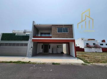Casa · 223m² · 3 Recámaras · 2 Estacionamientos · Casa en Venta Lomas del Mar