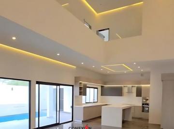Casa de 4 habitaciones, Santiago · Estrena Residencia con Gran Diseño E Iluminación Al Sur de Mty, Acabados de Lujo