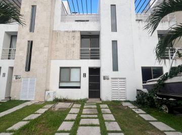 Casa de 3 habitaciones, Solidaridad · Casa en Renta Sin Muebles en Playa del Carmen