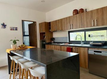 Casa de 4 habitaciones, Querétaro · Casa en Venta con Renta Activa –altozano Querétaro Oportunidad Para Inversionistas