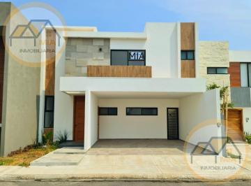 Casa · 213m² · 3 Recámaras · 2 Estacionamientos · Casa en Venta Circuito Puerta de Alcalá Frac. Lomas de La Rioja