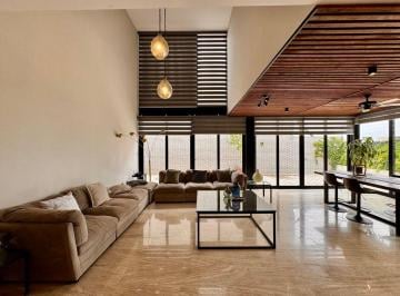 Casa en condominio · 297m² · 3 Recámaras · 3 Estacionamientos · Venta de Casa en Lomas del Campanario Norte, Querétaro