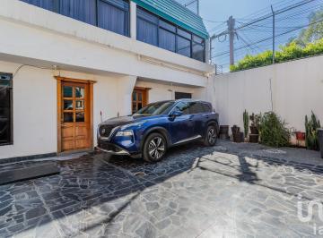 Casa · 300m² · 5 Recámaras · 3 Estacionamientos · Casa en Venta en Ecatepec, Cerca del Metro Línea B