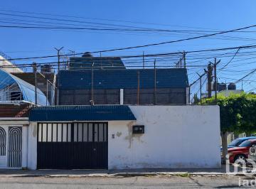 Casa · 300m² · 5 Recámaras · 3 Estacionamientos · Casa en Venta en Ecatepec por Metro Muzquiz