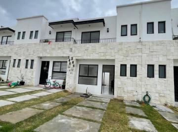 FACHADA · Casa en Venta en Fraccionamiento Candora