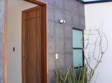Casa · 210m² · 3 Recámaras · 2 Estacionamientos · Venta de Casa en Tlaxcalancingo