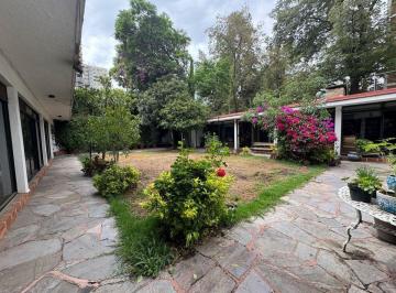 Casa · 660m² · 4 Recámaras · 6 Estacionamientos · Casa en Venta en Guadalupe Inn