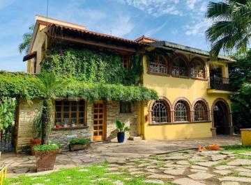 Oficina · 750m² · 20 Estacionamientos · Casa Sola con Alberca en Renta, Miraval. Escuela, Clinica, Restaurante, Hotel