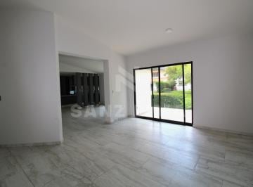 Casa de 3 habitaciones, Celaya · Arcada Alameda: Moderna y Luminosa Casa con 2 Recámaras en Planta Baja.