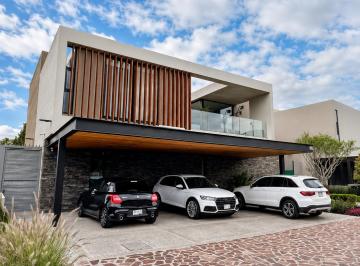 Casa en Venta de 4 habitaciones Altozano el Nuevo Querétaro · Residencia Soñada Colindante con Área Verde - Altozano