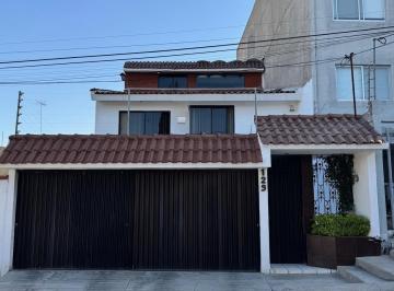 Casa · 293m² · 3 Recámaras · 2 Estacionamientos · Casa en Venta a Una Cuadra de La Salle Bajío, en Lomas del Sol León Guanajuato