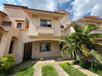 Casa de 3 habitaciones, Tlajomulco de Zúñiga · Casa en Renta en Villa California