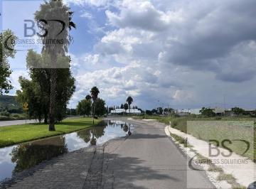 Terreno / Lote · 9497m² · Kl/ Terreno Comercial con Excelente Ubicación. en Esquina.