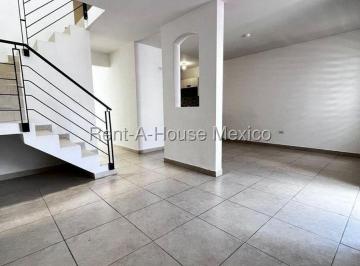 Casa Renta de 3 habitaciones · Casa en Renta con 3 Recamaras Una en Planta Baja, Zakia, Querétaro. Cmz