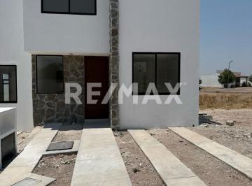 Casa · 107m² · 3 Recámaras · 2 Estacionamientos · Casa Venta Queretaro - (4)