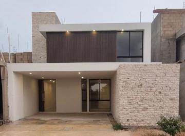 Casa · 347m² · 3 Recámaras · 2 Estacionamientos · Casa en Venta de 3 Recámaras con Piscina en Privada Nadira Conkal Mérida, Yuc. - (4)