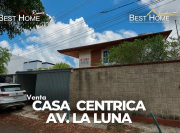 Casa · 300m² · 2 Recámaras · 2 Estacionamientos · Casa de 300 m² en Venta en Av La Luna Cancún