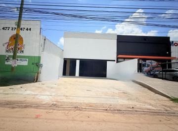 Bodega comercial · 200m² · 4 Estacionamientos · Local en Renta Blvd. San Juan Bosco, León, Guanajuato