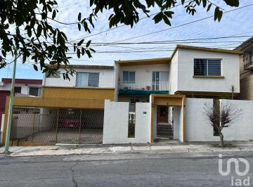 Casa · 329m² · 3 Recámaras · 2 Estacionamientos · Casa Venta Contry La Silla Monterrey Nuevo León