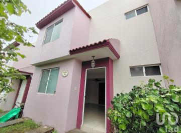 Casa · 110m² · 3 Recámaras · 1 Estacionamiento · Casa en Venta Fraccionamiento Xana Veracruz