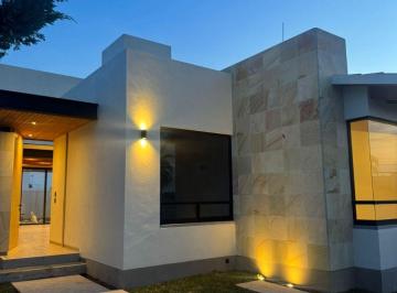 Casa de 3 habitaciones, Tequisquiapan · Elegante y Moderna Casa en Venta en Una Privada Exclusiva en Tequisquiapan