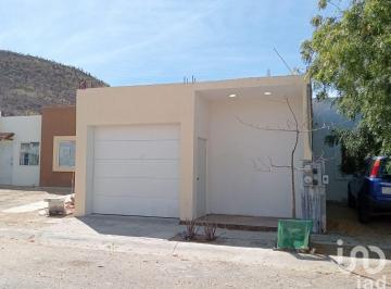 Casa · 110m² · 2 Recámaras · 1 Estacionamiento · Casa en Venta Peninsula Sur