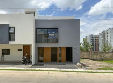 Casa en condominio · 165m² · 3 Recámaras · 2 Estacionamientos · Casa en Venta en Capital Norte Coto Sivec Int 70