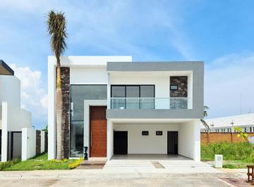 Casa · 303m² · 4 Recámaras · 2 Estacionamientos · Casa en Punta Tiburón