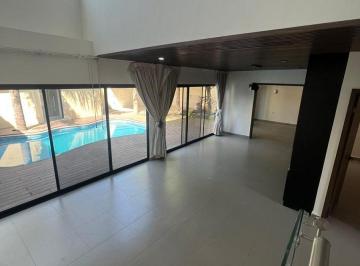 Casa · 400m² · 3 Recámaras · 3 Estacionamientos · Casa en Amorada