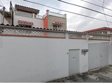 Casa de 4 habitaciones, Xochimilco · % Excelente Oportunidad! Casa en Venta, Muy por Debajo del Costo Comercial en Xochimilco!