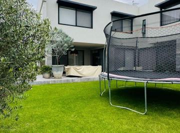 Casa de 4 habitaciones, Querétaro · Casa en Renta en Campanario