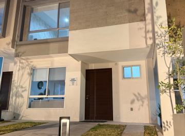 Casa · 99m² · 3 Recámaras · 2 Estacionamientos · Casa - Zarú